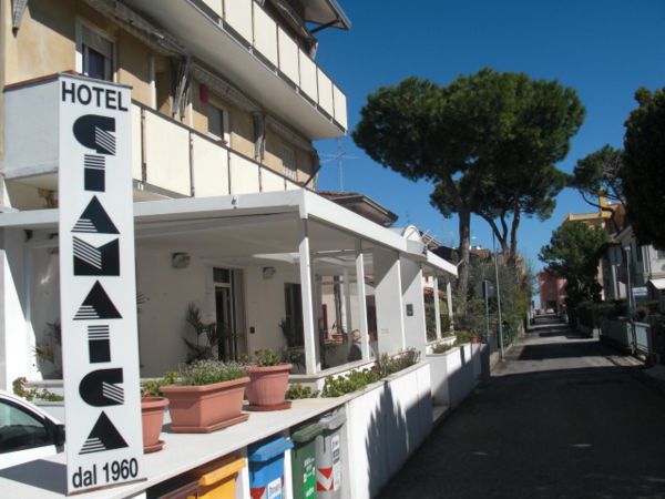 Giamaica Hotel Viserba Di Rimini Bagian luar foto